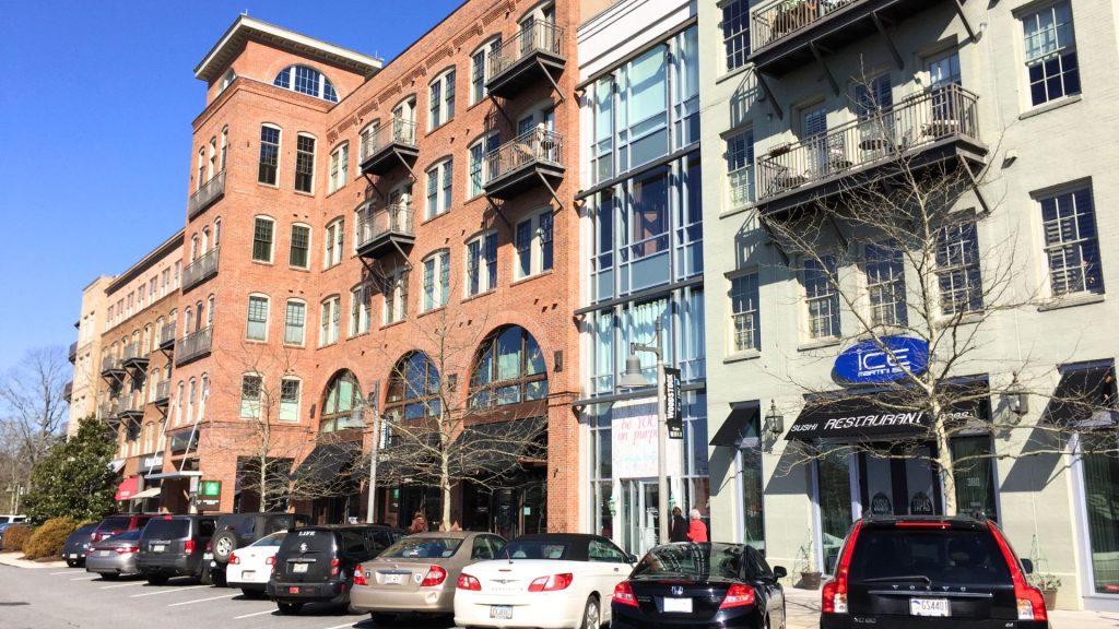Downtown Woodstock Georgia storefronts and apartments